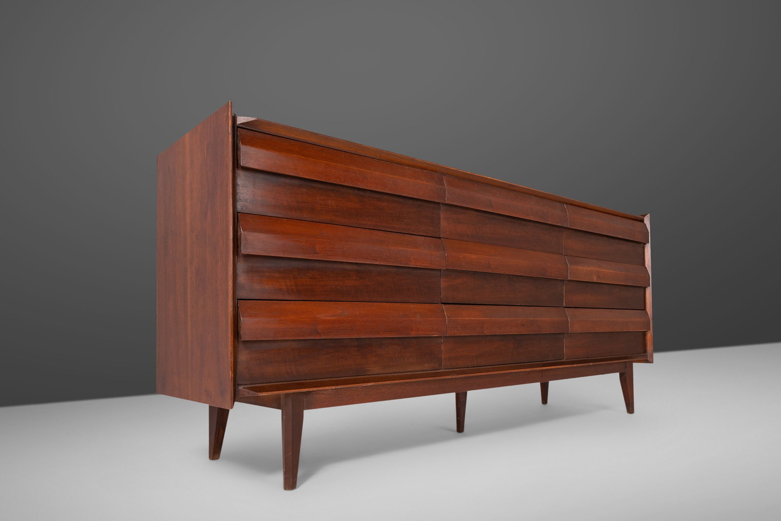 Mid Century Modern Lane First Edition Walnut 9-Drawer Dresser 1960s: Mid Century Modern Lane First Edition Walnut 9-Drawer Dresser 1960s Discover the elegance of this Mid Century Modern Lane First Edition 9-Drawer Dresser, crafted from rich walnut and designed in the 1