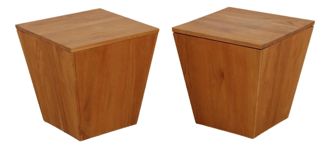 Set of Two Oak Lift Top Box Tables Arts and Crafts Style: Set of Two Oak Lift Top Box Tables Arts and Crafts Style This pair of box tables features a modern Arts & Crafts design, crafted from oak with a brown finish. Each table includes a lift-top lid and sh