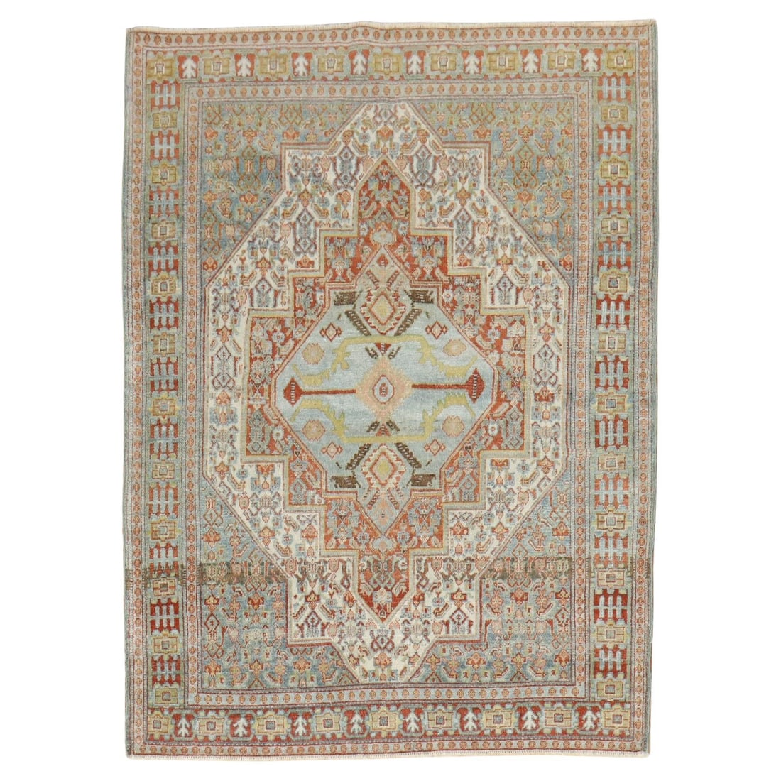 Early 20th Century Antique Persian Senneh Hand-Woven Rug 43 x 59 in: Early 20th Century Antique Persian Senneh Hand-Woven Rug 43 x 59 in Experience the elegance of the Zabihi Collection with this stunning Antique Persian Senneh Scatter Rug, crafted in the early 20th ce