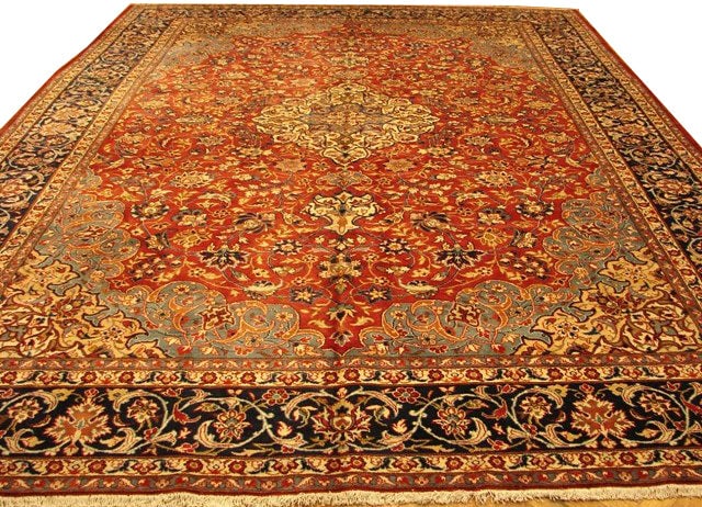 10 x 13.8 Red Persian Kashan Wool Rug Hand Knotted Floral Medallion Iran: 10 x 13.8 Red Persian Kashan Wool Rug Hand Knotted Floral Medallion Iran Free continental US Shipping Enhance your living space with this exquisite 10' 2" x 13' 8" Persian rug, handcrafted by skilled 