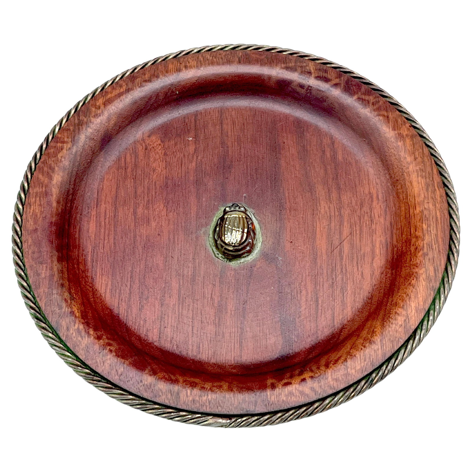 Tiffany Studios Art Nouveau Favrile Glass Scarab Vide-Poche Bronze Mounted: Tiffany Studios Art Nouveau Favrile Glass Scarab Vide-Poche Bronze Mounted Discover the exquisite Tiffany Studios Favrile Glass Scarab, a stunning bronze-mounted wood vide-poche that combines function