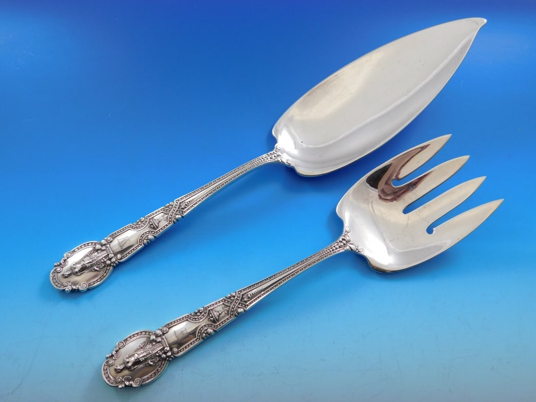 Tiffany & Co. Renaissance Sterling Silver Fish Serving Set 2pc 11 3/4": Tiffany & Co. Renaissance Sterling Silver Fish Serving Set 2pc 11 3/4" This exquisite 2-piece fish serving set from Tiffany & Co. features a stunning Renaissance pattern, showcasing the brand's renown