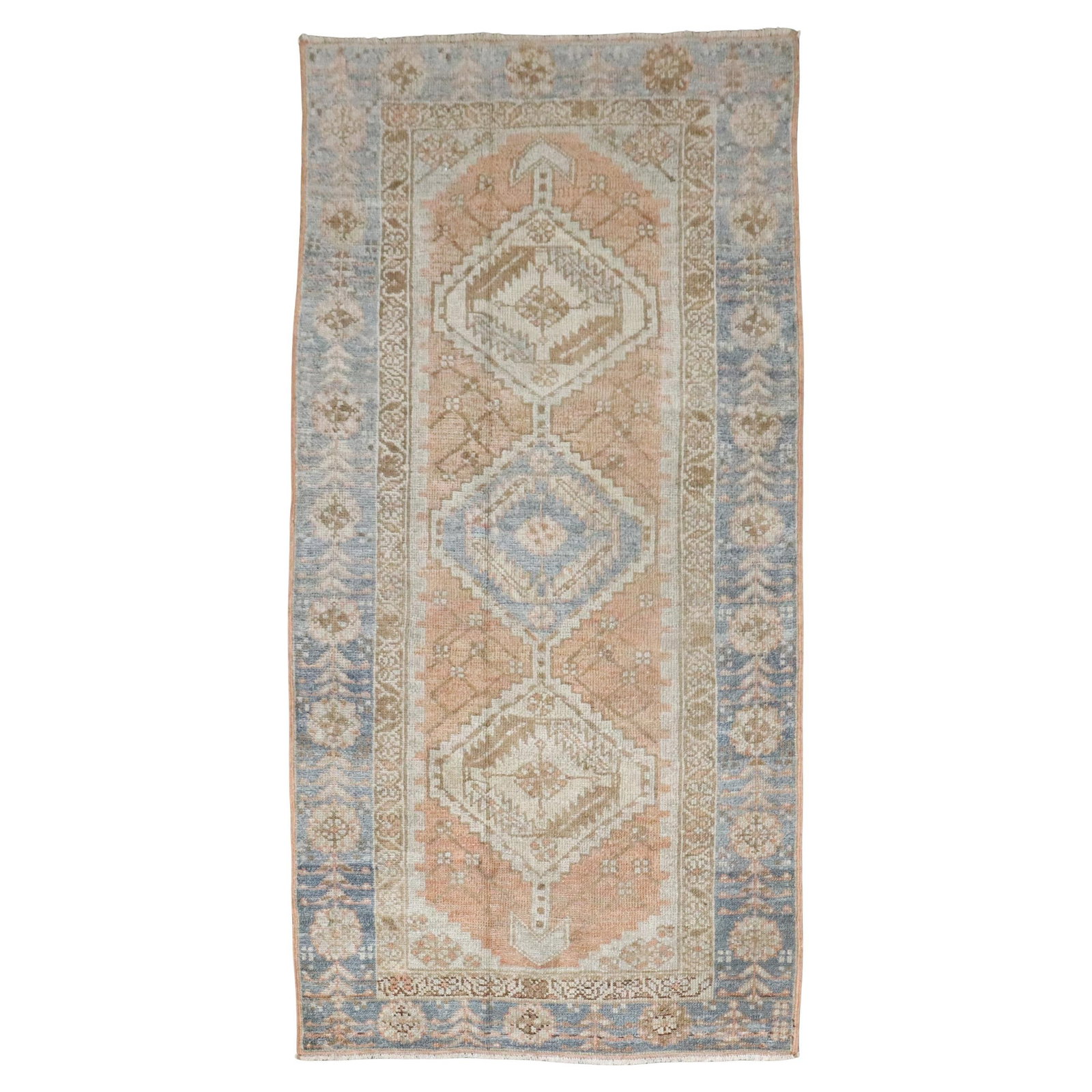 Early 20th Century Heriz Wool Rug Handwoven in Iran 34 x 64 Inches: Early 20th Century Heriz Wool Rug Handwoven in Iran 34 x 64 Inches This is a small Persian antique Heriz throw rug from the early 20th century, featuring a rustic style. Expertly hand-woven from wool,
