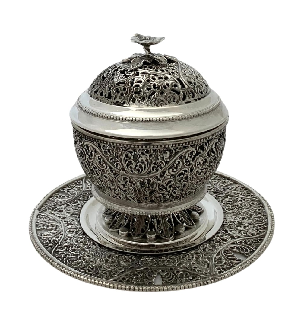 Italian 925 Sterling Silver Glass Floral Honey Dish Tray Set: Italian 925 Sterling Silver Glass Floral Honey Dish Tray Set This exquisite handmade honey dish and tray set is crafted from fine Italian 925 sterling silver with a glass insert. The piece showcases o