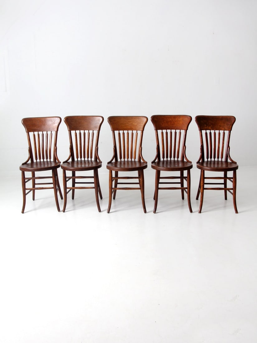 Set of 5 Antique Phoenix Chair Co Arts & Crafts Dining Chairs: Set of 5 Antique Phoenix Chair Co Arts & Crafts Dining Chairs Enhance your dining experience with this exquisite set of five antique dining chairs, crafted by the Phoenix Chair Company of Sheboygan, W