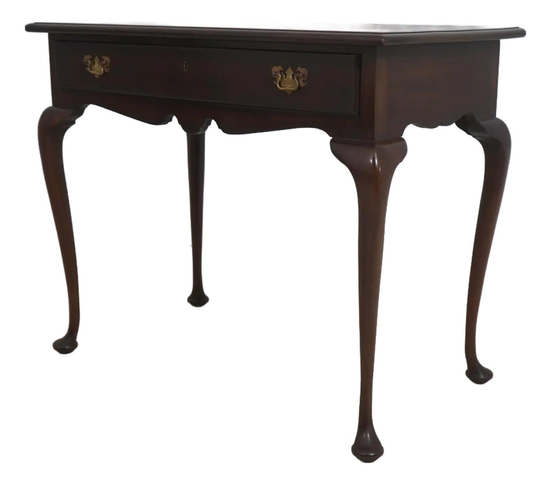 Mahogany Queen Anne Style Dressing Table With Single Drawer: Mahogany Queen Anne Style Dressing Table With Single Drawer This dressing table features high-quality mahogany construction with Old Dominion dovetailed drawer construction, solid brass hardware, and 