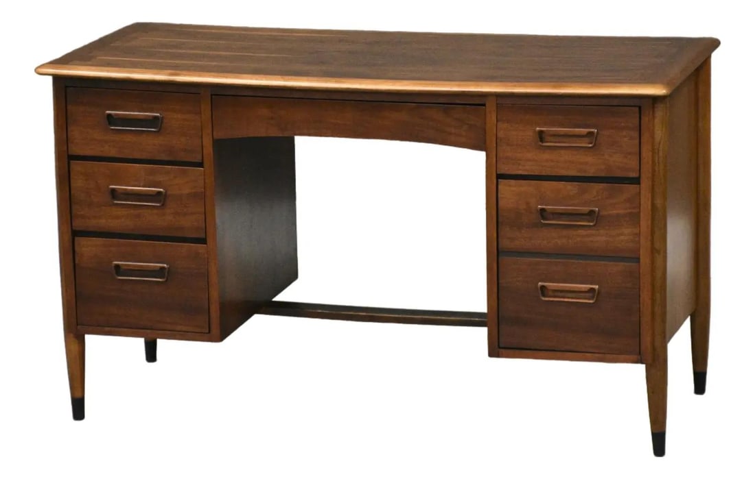 Mid Century Modern Walnut Desk by Lane Acclaim with Double Pedestal 1960s USA: Mid Century Modern Walnut Desk by Lane Acclaim with Double Pedestal 1960s USA This mid-century modern desk, crafted by Lane Acclaim in the 1960s, features a refined walnut and ash construction with a 