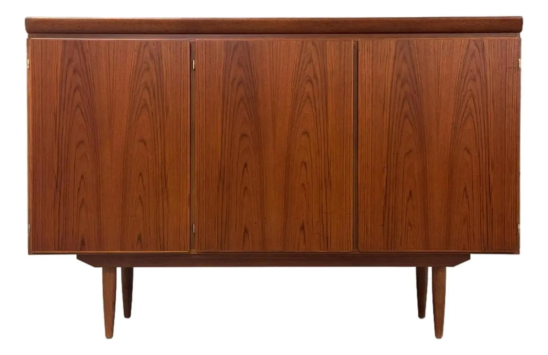 1960s Danish Modern Teak Credenza by Skovby: 1960s Danish Modern Teak Credenza by Skovby This exquisite 1960s Danish Modern teak credenza by Skovby exemplifies mid-century design with its clean lines and functional elegance. Crafted in Denmark, 