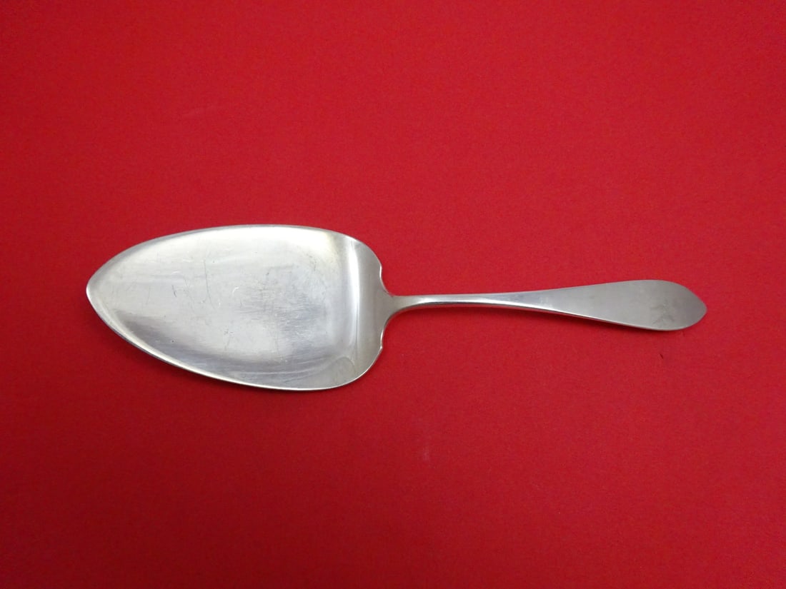 Old Newbury Crafters Sterling Silver Pie Server 8 1/4" Classic Pattern: Old Newbury Crafters Sterling Silver Pie Server 8 1/4" Classic Pattern This exquisite pie server is crafted from sterling silver by Old Newbury Crafters, featuring the classic Old Newbury pattern. Mea