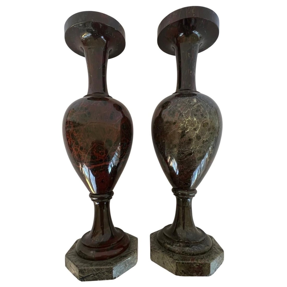 Set of 2 Antique Cornwall Red Jasper Vases on Marble Bases: Set of 2 Antique Cornwall Red Jasper Vases on Marble Bases This exquisite pair of antique vases, crafted from rich Cornwall red jasper stone, showcases timeless elegance and artistry. Each vase is bea