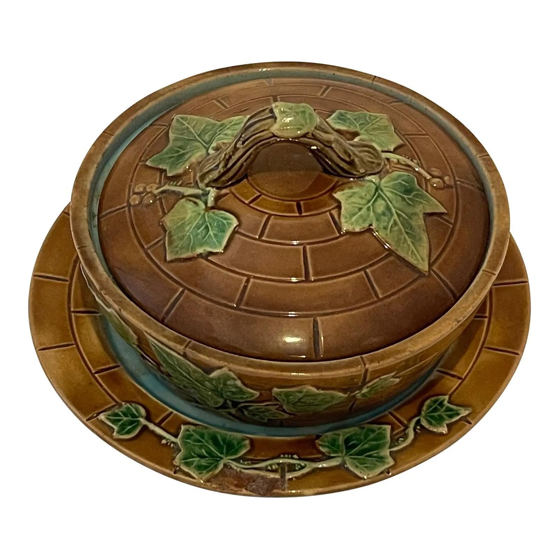 19th Century Minton Majolica Butter Dish Set with Under Plate: 19th Century Minton Majolica Butter Dish Set with Under Plate This exquisite English Majolica Butter Dish Set, attributed to the renowned Minton, showcases the distinctive artistry of 19th-century Maj