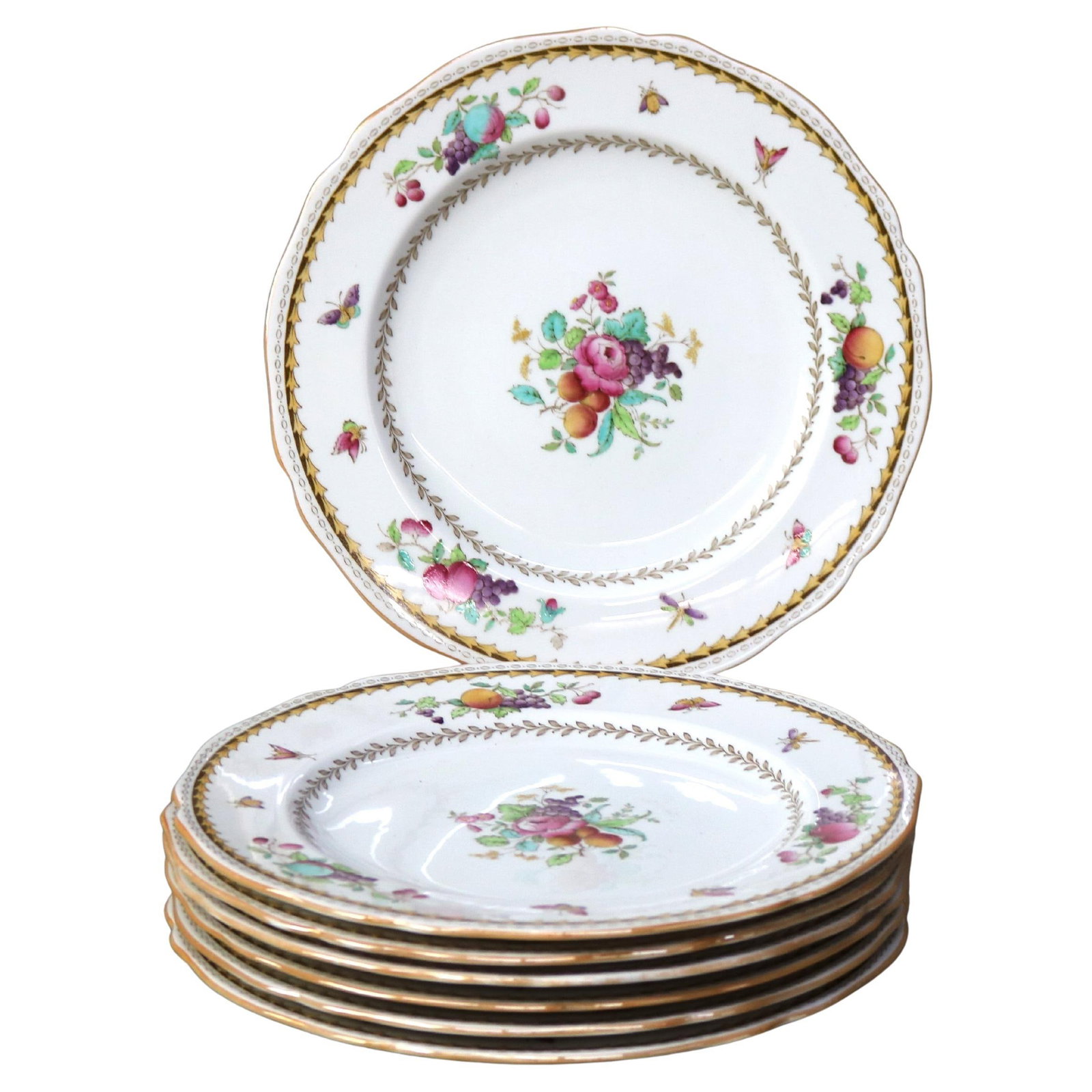Set of 7 Antique English Copeland Gilt Floral Plates C1890: Set of 7 Antique English Copeland Gilt Floral Plates C1890 This exquisite set of seven antique English porcelain plates, produced by Copeland circa 1890, showcases a beautiful floral hand-painted desi