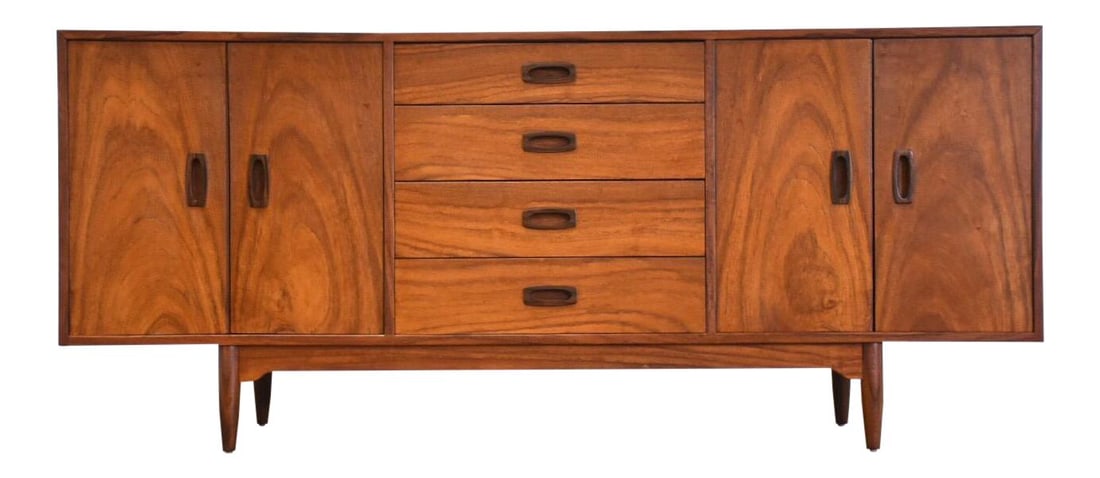 Mid Century Modern Solid Teak Credenza Handcrafted Unique Design: Mid Century Modern Solid Teak Credenza Handcrafted Unique Design This stunning solid teak credenza embodies the essence of mid-century modern design. Meticulously handcrafted, it features hand-cut dov