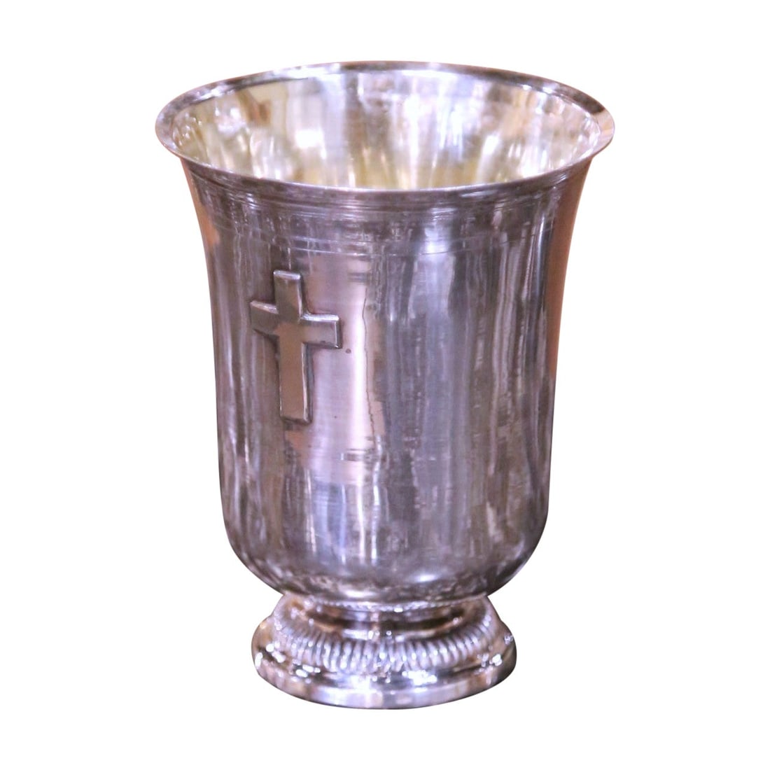 French Silver Minerva Mark Timable with Raised Cross Circa 1860: French Silver Minerva Mark Timable with Raised Cross Circa 1860 This antique French silver timbale from the mid-19th century features a classic form with a gently flared rim and a molded, finely reede