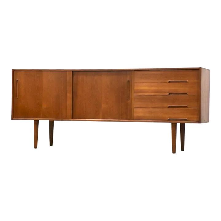 Nils Jonsson Teak Sideboard Credenza for Troeds Mid Century Modern: Nils Jonsson Teak Sideboard Credenza for Troeds Mid Century Modern This exquisite mid-century modern teak sideboard credenza, designed by Nils Jonsson for Troeds, showcases timeless Scandinavian desig