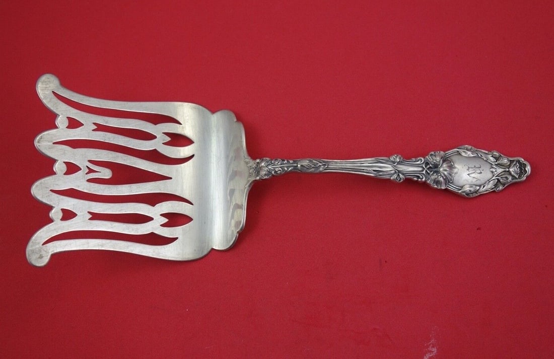 Gorham Virginiana Sterling Silver Asparagus Fork 9 1/8 Inch Monogrammed: Gorham Virginiana Sterling Silver Asparagus Fork 9 1/8 Inch Monogrammed This exquisite asparagus fork is part of the Virginiana pattern by Gorham, crafted from high-quality sterling silver. Measuring 