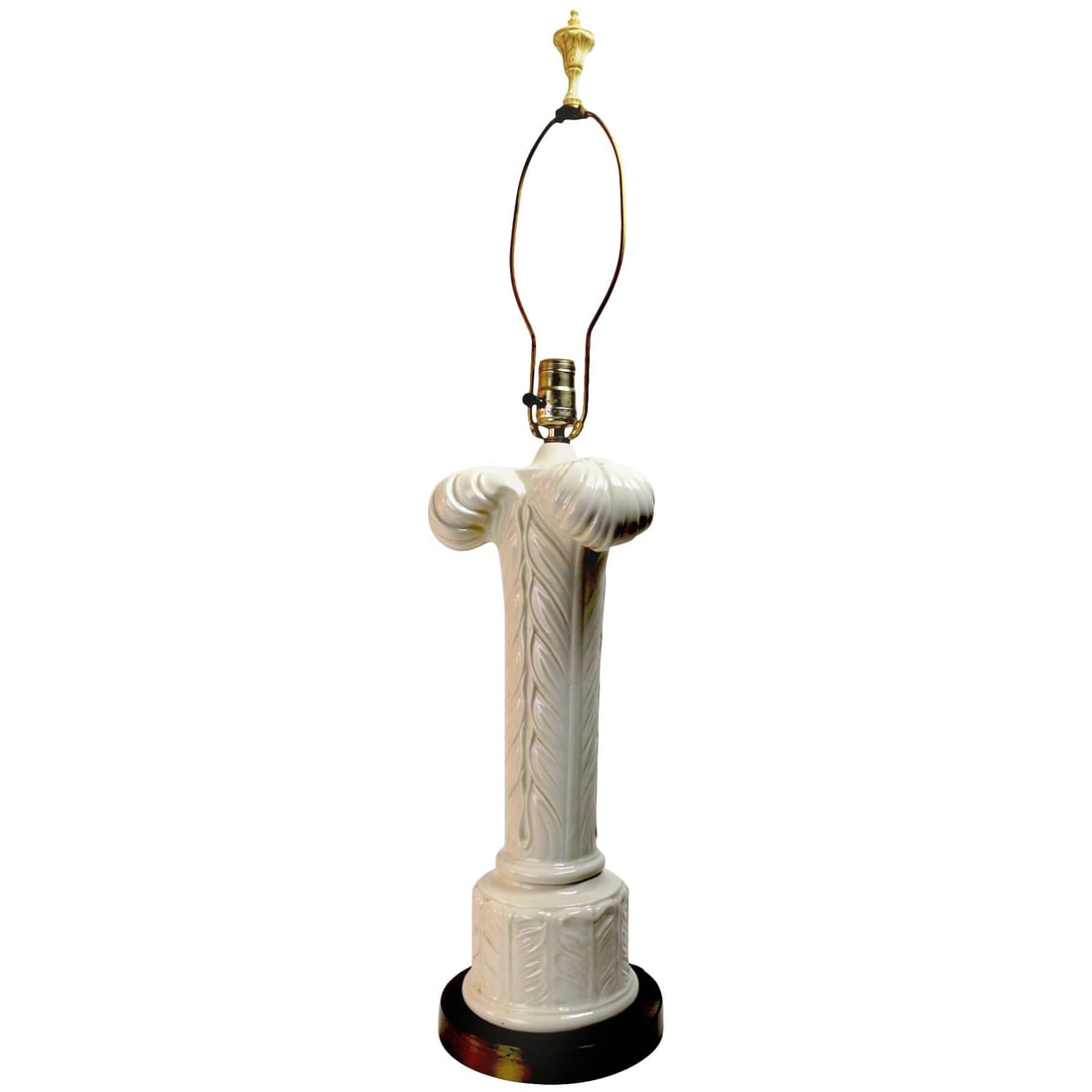 Elegant White Ceramic Plume Form Table Lamp 33": Elegant White Ceramic Plume Form Table Lamp 33" Enhance your space with this striking white ceramic plume lamp, showcasing a dramatic form that adds elegance to any decor. This lamp is in clean, origi