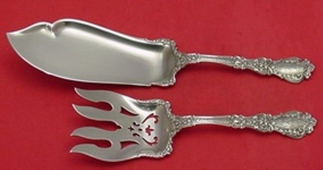 Gorham Henry II Sterling Silver Fish Serving Set 2pc 12in Monogrammed: Gorham Henry II Sterling Silver Fish Serving Set 2pc 12in Monogrammed This stunning 2-piece fish serving set features a classic design in the Henry II pattern, crafted from high-quality sterling silve