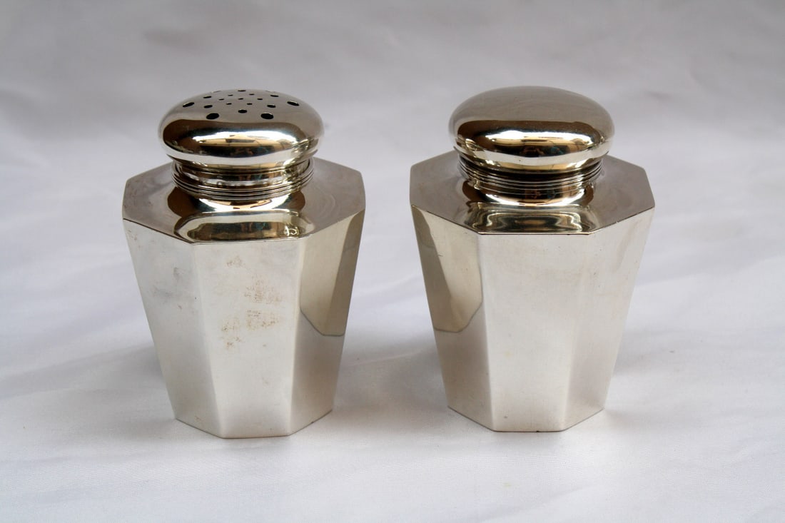 Tiffany & Co 1930 Sterling Silver Shaker Cover Jar Estate of David Copley: Tiffany & Co 1930 Sterling Silver Shaker Cover Jar Estate of David Copley Experience the elegance of the 1930 Tiffany & Co. sterling silver shaker and cover jar, a remarkable two-piece set showcasing 