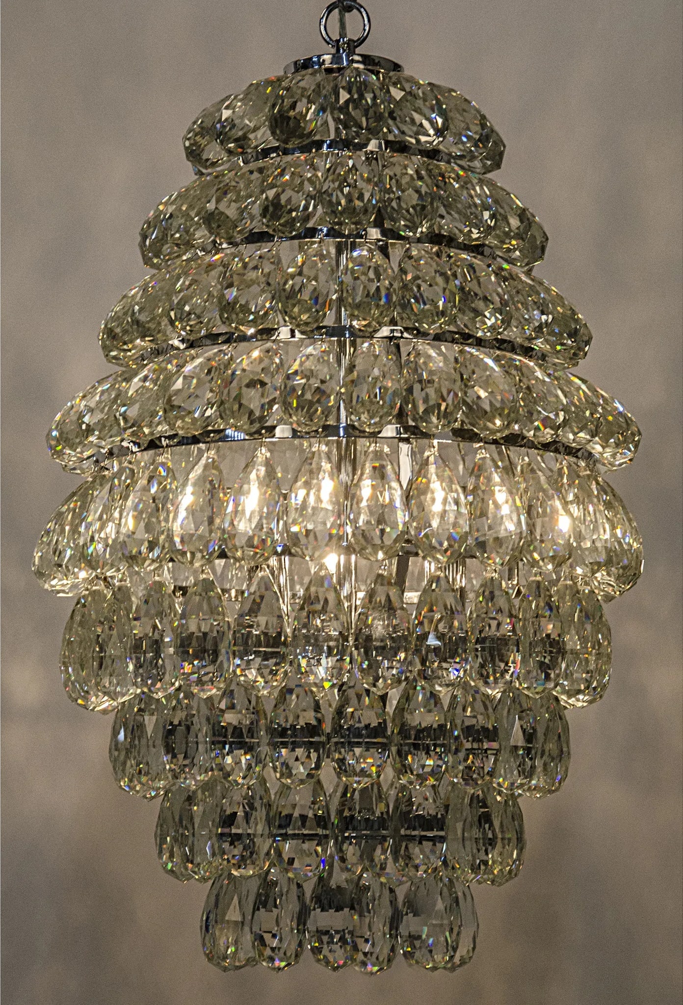Noir Chrome Finish Bowl Chandelier 27H Modern Transitional Style: Noir Chrome Finish Bowl Chandelier 27H Modern Transitional Style Illuminate your space with this stunning bowl chandelier, designed to bring modern elegance to any room. Featuring a sleek chrome finis