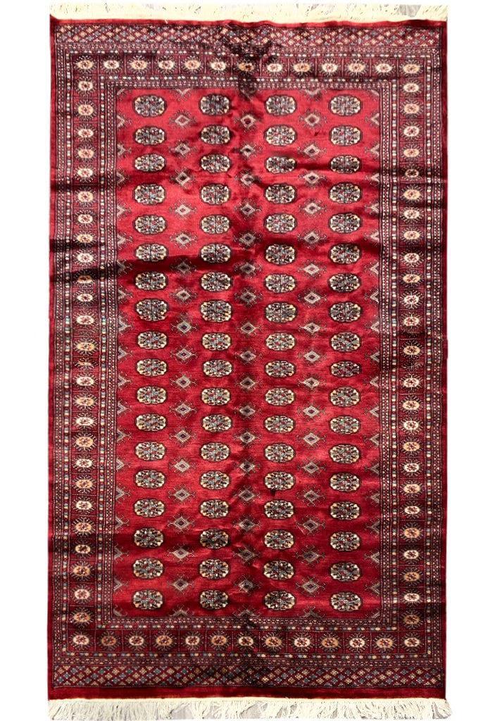 5.1 x 8 Handmade Bokhara Pakistan Rug Soft Natural Wool: 5.1 x 8 Handmade Bokhara Pakistan Rug Soft Natural Wool Free continental US Shipping This 5.1 x 8 foot Bokhara rug is handmade in Pakistan from soft, natural wool. Showcasing the classic Bokhara patte