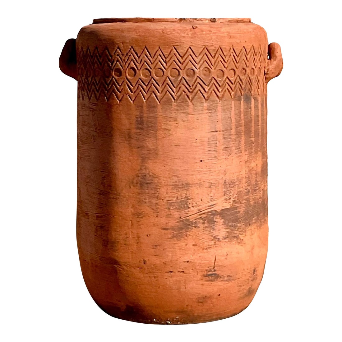 Vintage Boho Terra Cotta Planter with Chevron Stripe: Vintage Boho Terra Cotta Planter with Chevron Stripe Enhance your home decor with this vintage Boho terra cotta planter, featuring a stylish Chevron stripe along the top. This unique piece was acquire