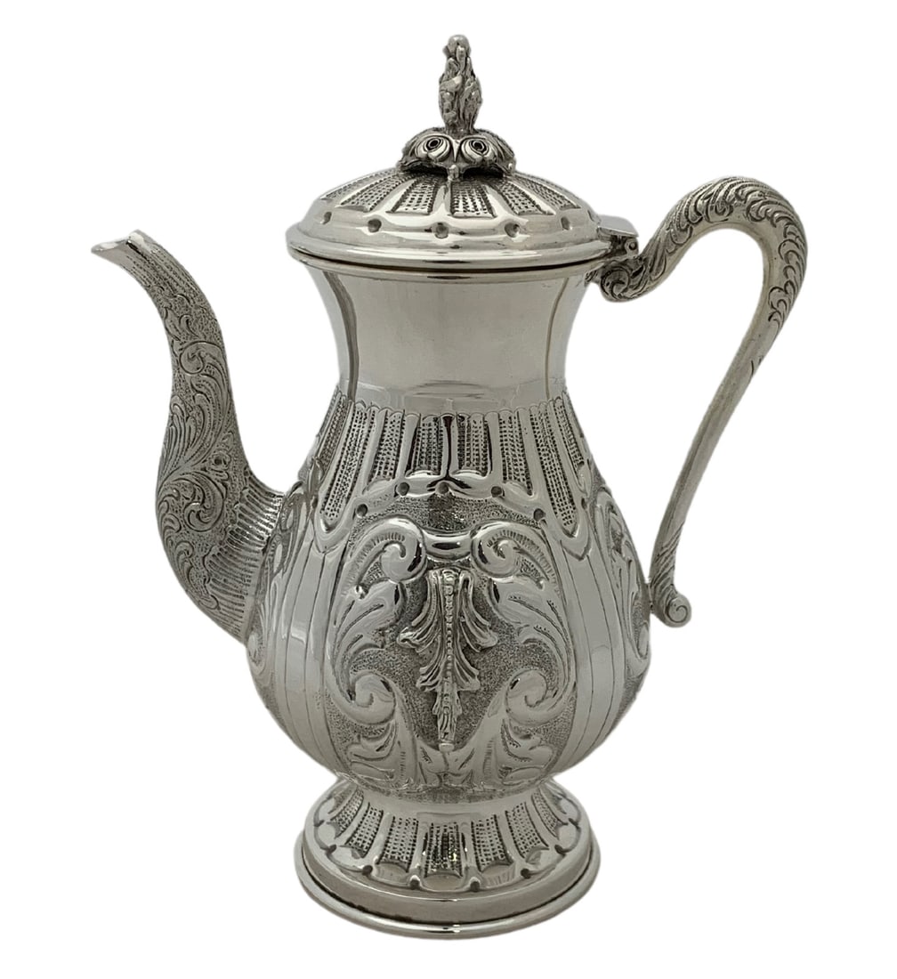 Handmade 925 Sterling Silver Chased Leaf Oil Pitcher 7.25 Inches: Handmade 925 Sterling Silver Chased Leaf Oil Pitcher 7.25 Inches This exquisite oil pitcher is crafted from fine 925 sterling silver, showcasing a unique handmade chased leaf applique design that comb