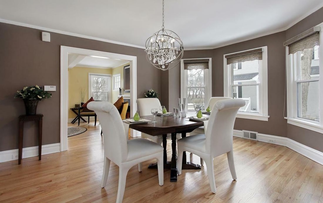 Geneva 5-Light Polished Nickel Globe Chandelier 20 inch Modern Design: Geneva 5-Light Polished Nickel Globe Chandelier 20 inch Modern Design Illuminate your space with the stunning Geneva 5-Light Pendant Chandelier. This modern chandelier features a polished nickel finis