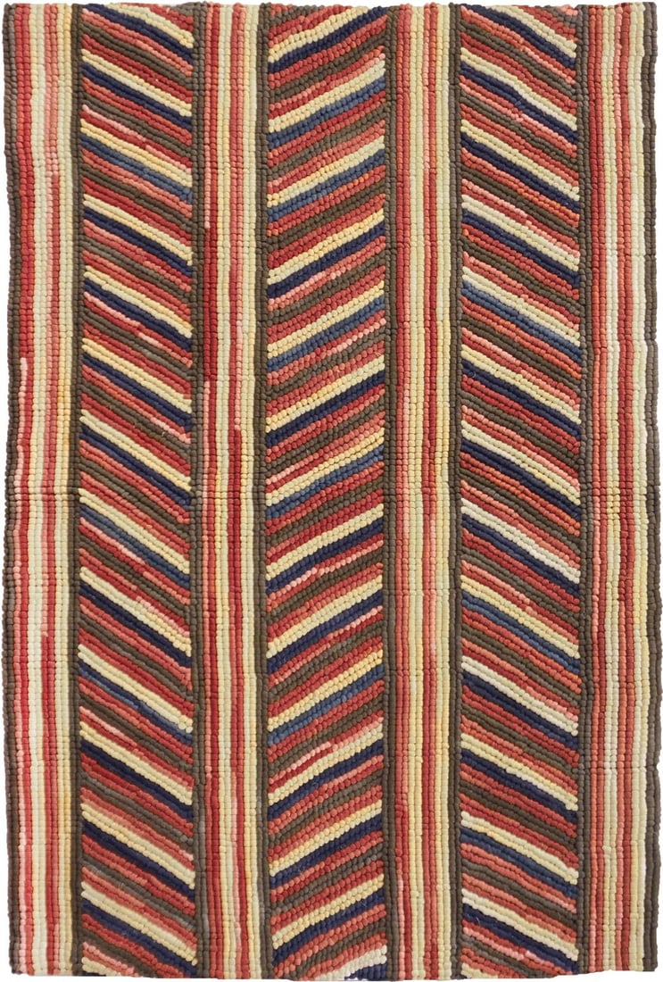 Eco-Friendly Hand-Hooked 3x5 Cotton Rug Multi-Color Arts and Crafts: Eco-Friendly Hand-Hooked 3x5 Cotton Rug Multi-Color Arts and Crafts Discover the charm of this Eco-Friendly Hand-Hooked Cotton Rug, designed in an antique or vintage style. This un-used item features 