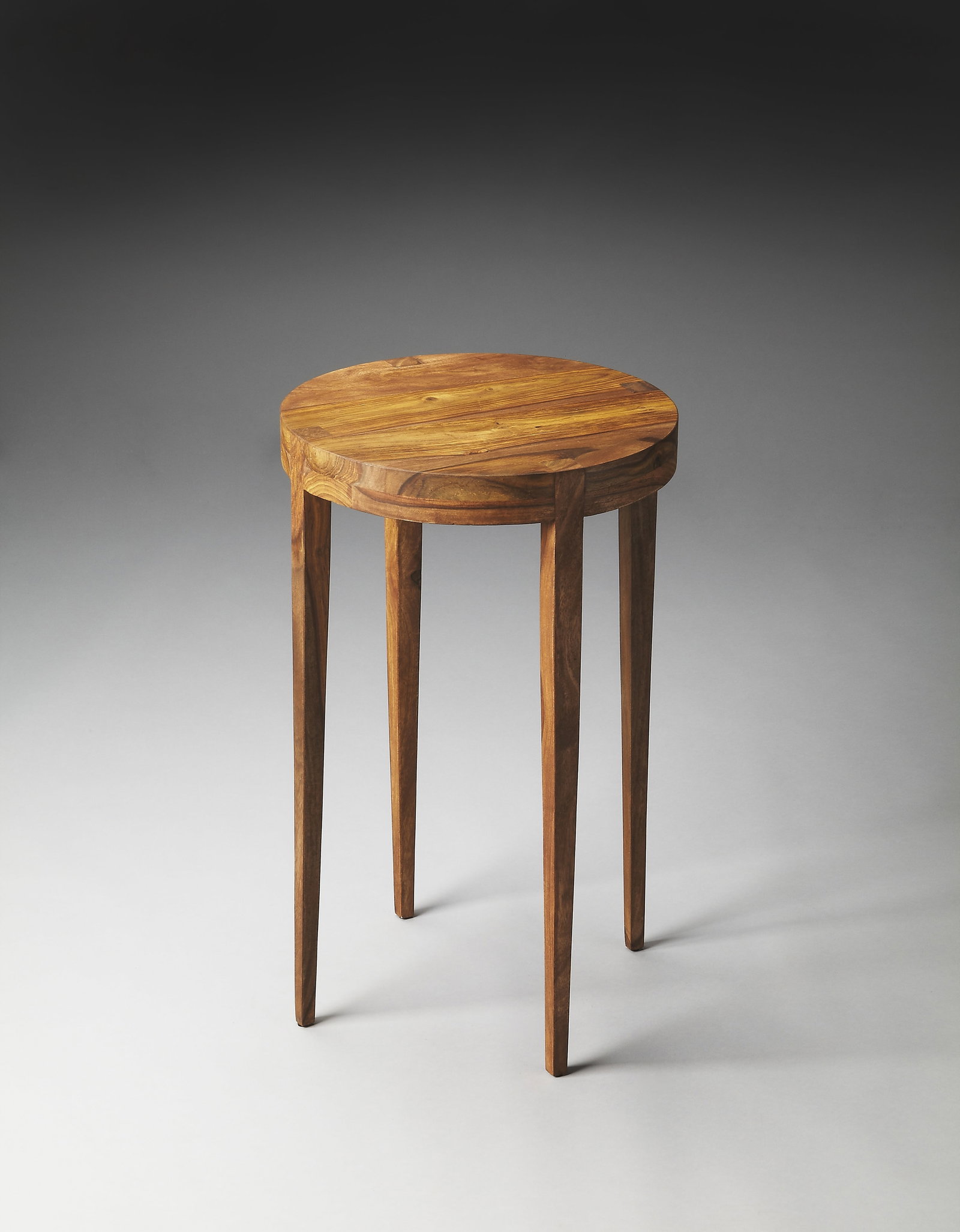 Butler Cagney Hand-Rubbed Acacia Round Accent Table: Butler Cagney Hand-Rubbed Acacia Round Accent Table Enhance your living space with this elegant Hand-Rubbed Acacia Accent Table. Featuring a delightful round shape and a stylish Mid-Century Modern des