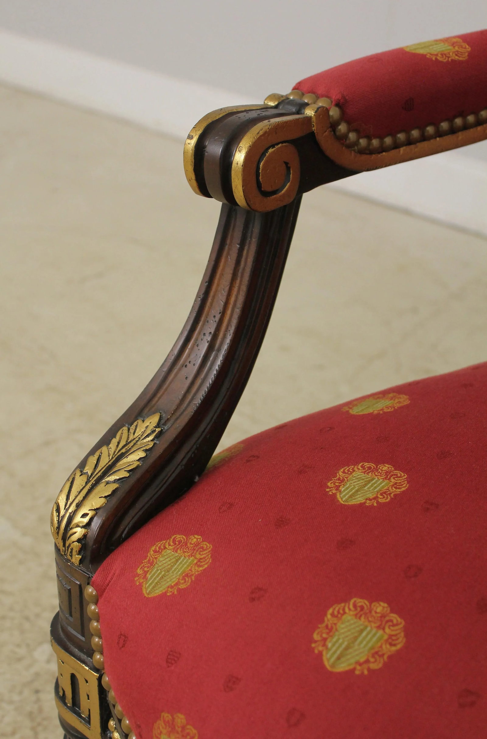 Pair of Ej Victor French Louis XVI Medallion Back Armchairs in Mahogany - 9