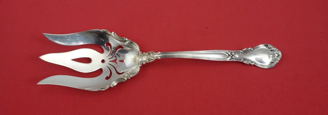 Gorham Chantilly Sterling Silver Salad Serving Fork 8 3/4": Gorham Chantilly Sterling Silver Salad Serving Fork 8 3/4" This exquisite salad serving fork is a stunning piece from the Chantilly pattern by Gorham, crafted from high-quality sterling silver. Measur