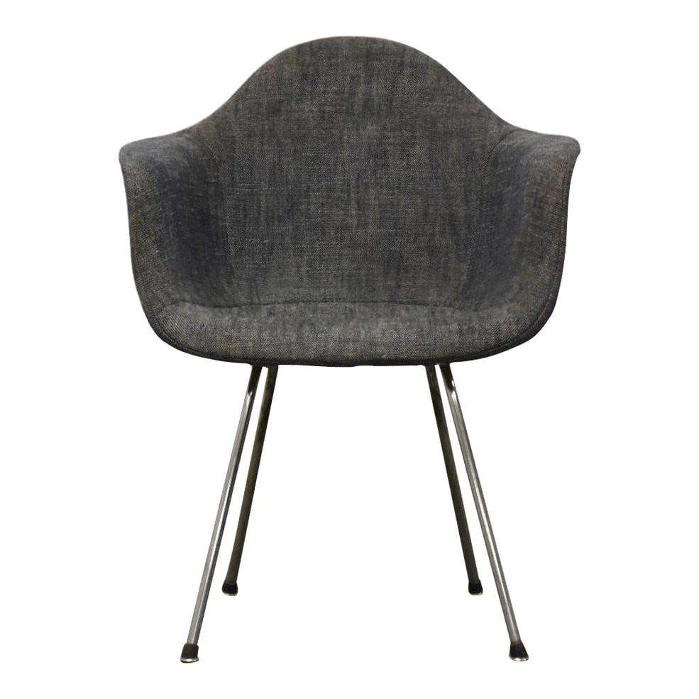 Eames DAX Dining Chair Gray Fabric Fiberglass Mid Century Modern: Eames DAX Dining Chair Gray Fabric Fiberglass Mid Century Modern Introducing the striking Eames Fiberglass DAX Dining Chair, a quintessential piece of mid-century modern design. Crafted by the iconic 