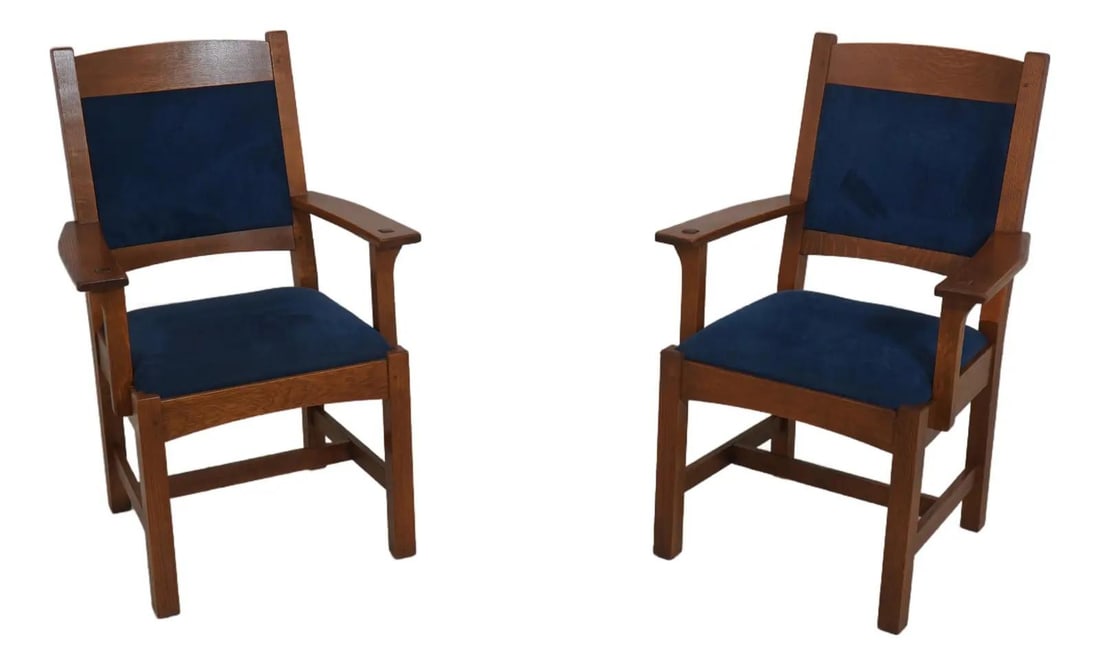 Stickley Arts & Crafts Brown Upholstered Armchairs Pair C.2004: Stickley Arts & Crafts Brown Upholstered Armchairs Pair C.2004 This pair of Stickley Arts & Crafts upholstered armchairs embodies the timeless elegance of the Arts & Crafts style. Crafted around 2004,