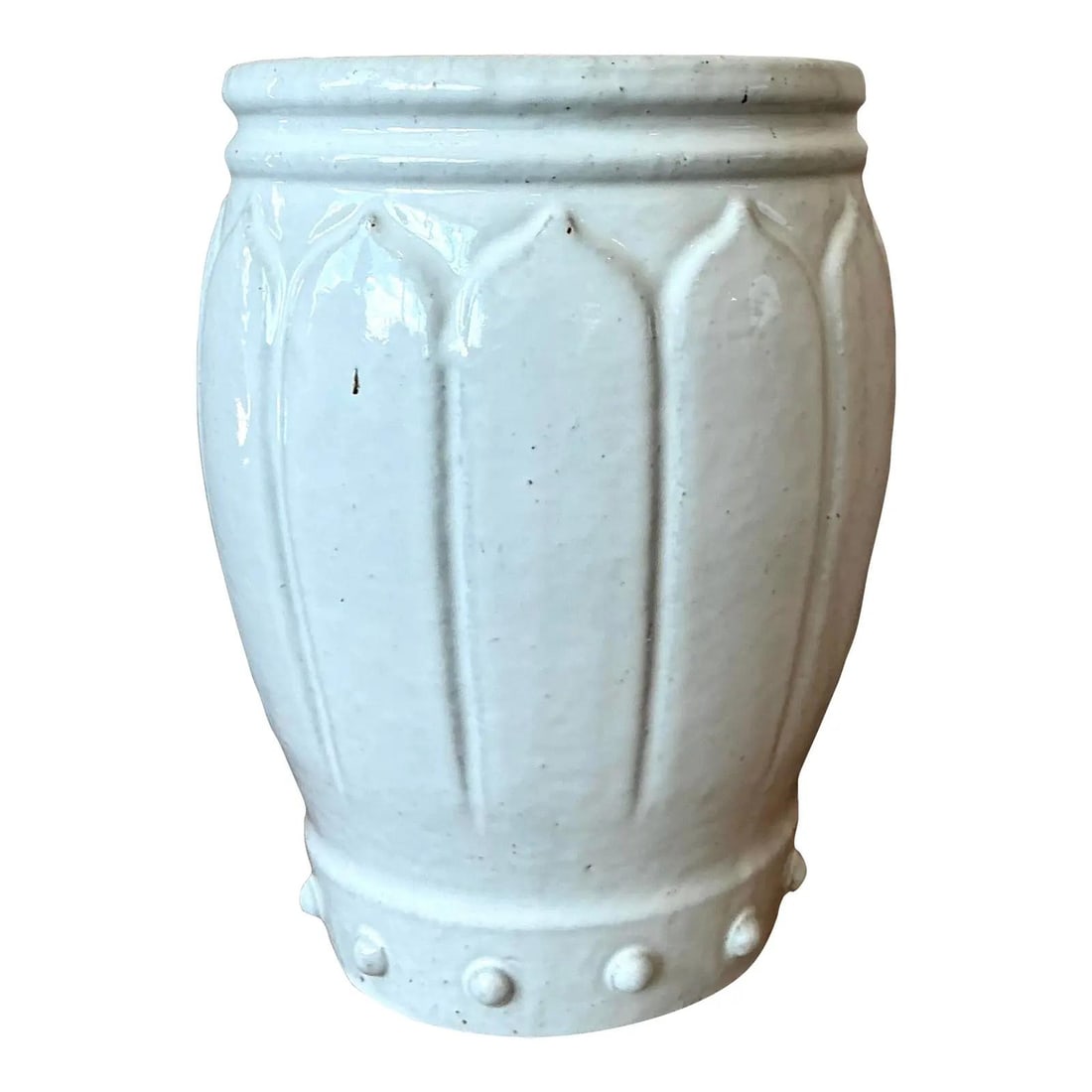 Hollywood Regency White Glazed Ceramic Garden Stool Ribbed Design 17 Inch: Hollywood Regency White Glazed Ceramic Garden Stool Ribbed Design 17 Inch This vintage Regency low stool features a glazed ceramic construction with a subtly ribbed design and a lustrous creamy white 