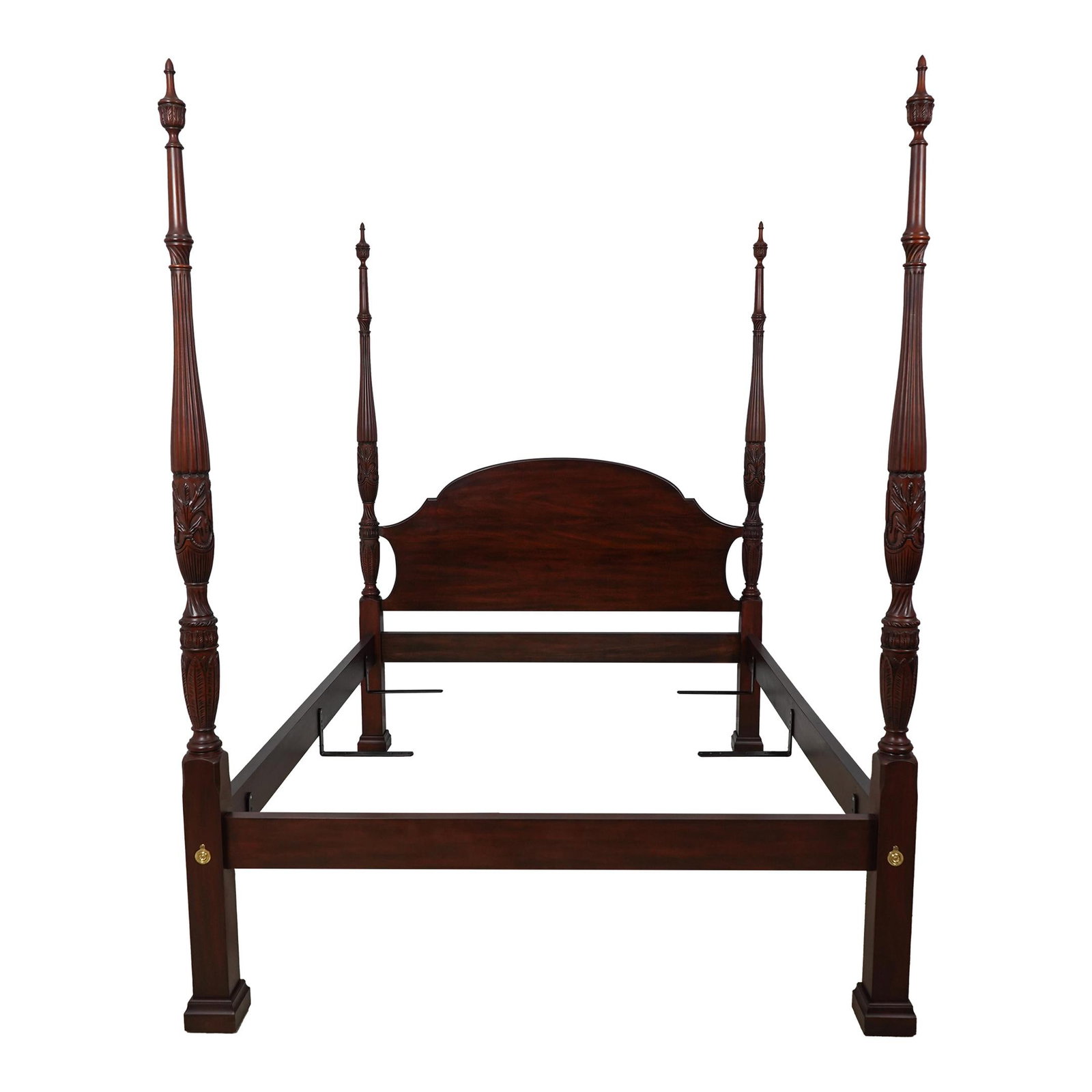Henkel Harris Queen Mahogany Poster Bed Traditional Style: Henkel Harris Queen Mahogany Poster Bed Traditional Style This exquisite Henkel Harris Queen Size Mahogany Poster Bed showcases fine craftsmanship with intricate carved details and a traditional desig