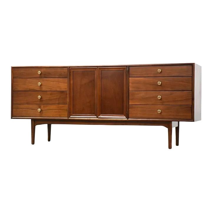 Kipp Stewart Walnut Dresser Credenza by Drexel Mid Century Modern: Kipp Stewart Walnut Dresser Credenza by Drexel Mid Century Modern This stunning mid-century modern dresser credenza showcases the elegant design of Kipp Stewart and Stewart MacDougall for Drexel. Made