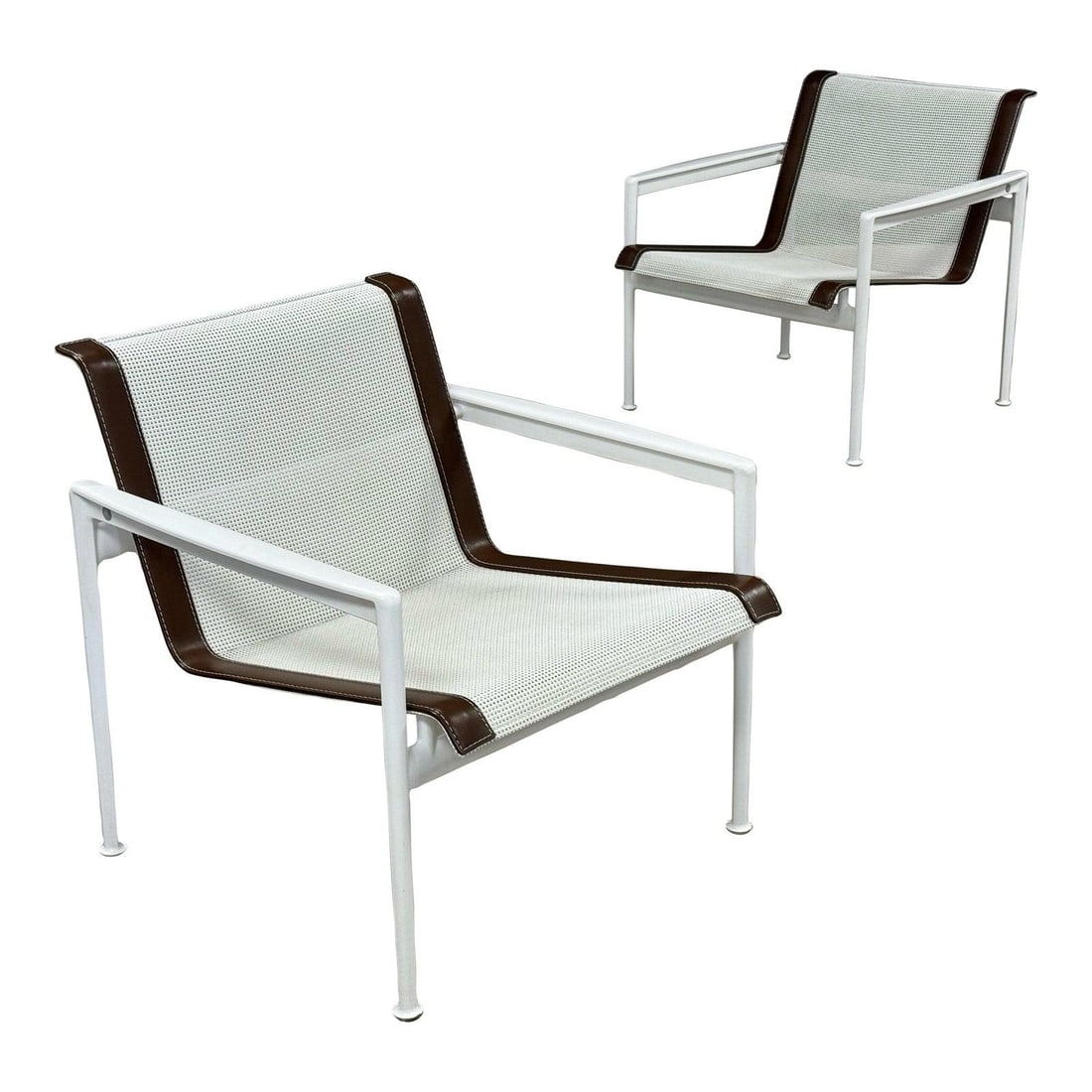 Richard Schultz 1966 Lounge Chairs Pair Mid Century Modern Aluminum Steel White: Richard Schultz 1966 Lounge Chairs Pair Mid Century Modern Aluminum Steel White This elegant pair of lounge chairs, designed by Richard Schultz for Knoll, epitomizes mid-century modern design with a c