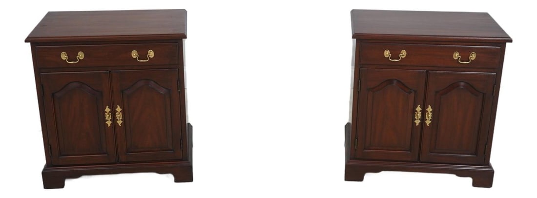 Set of Two Mahogany Nightstands Model 114 Georgian Style by Henkel Harris: Set of Two Mahogany Nightstands Model 114 Georgian Style by Henkel Harris This pair of Henkel Harris Model 114 nightstands features classic Georgian styling and is crafted from mahogany with a rich fi