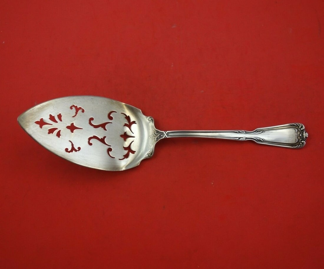 Reed and Barton Chambord Sterling Silver Pierced Banana Server 10 inches: Reed and Barton Chambord Sterling Silver Pierced Banana Server 10 inches This exquisite Chambord banana server by Reed and Barton is crafted from high-quality sterling silver, showcasing a beautifully