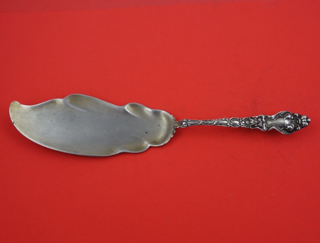 Unger Douvaine Sterling Silver Fish Server 10 5/8 Serving Piece: Unger Douvaine Sterling Silver Fish Server 10 5/8 Serving Piece Presenting the Douvaine fish server, crafted by Unger in exquisite sterling silver. This elegant serving piece measures 10 5/8" and show