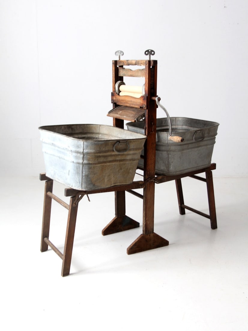 Antique Belknap Bluegrass Washstand with Galvanized Tubs: Antique Belknap Bluegrass Washstand with Galvanized Tubs Discover a piece of history with this Antique Belknap Bluegrass Wringer Washstand, dating back to the early 1900s. Crafted by the Belknap Hardw