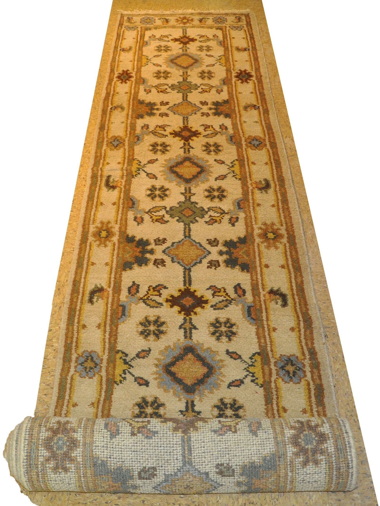 Elegant 2.6 x 16 Hand-knotted Beige Mahal Runner Rug from India: Elegant 2.6 x 16 Hand-knotted Beige Mahal Runner Rug from India Free continental US Shipping Enhance your home decor with this exquisite 2.6 x 16 Beige Hand-knotted Mahal Runner Rug. Skillfully crafte