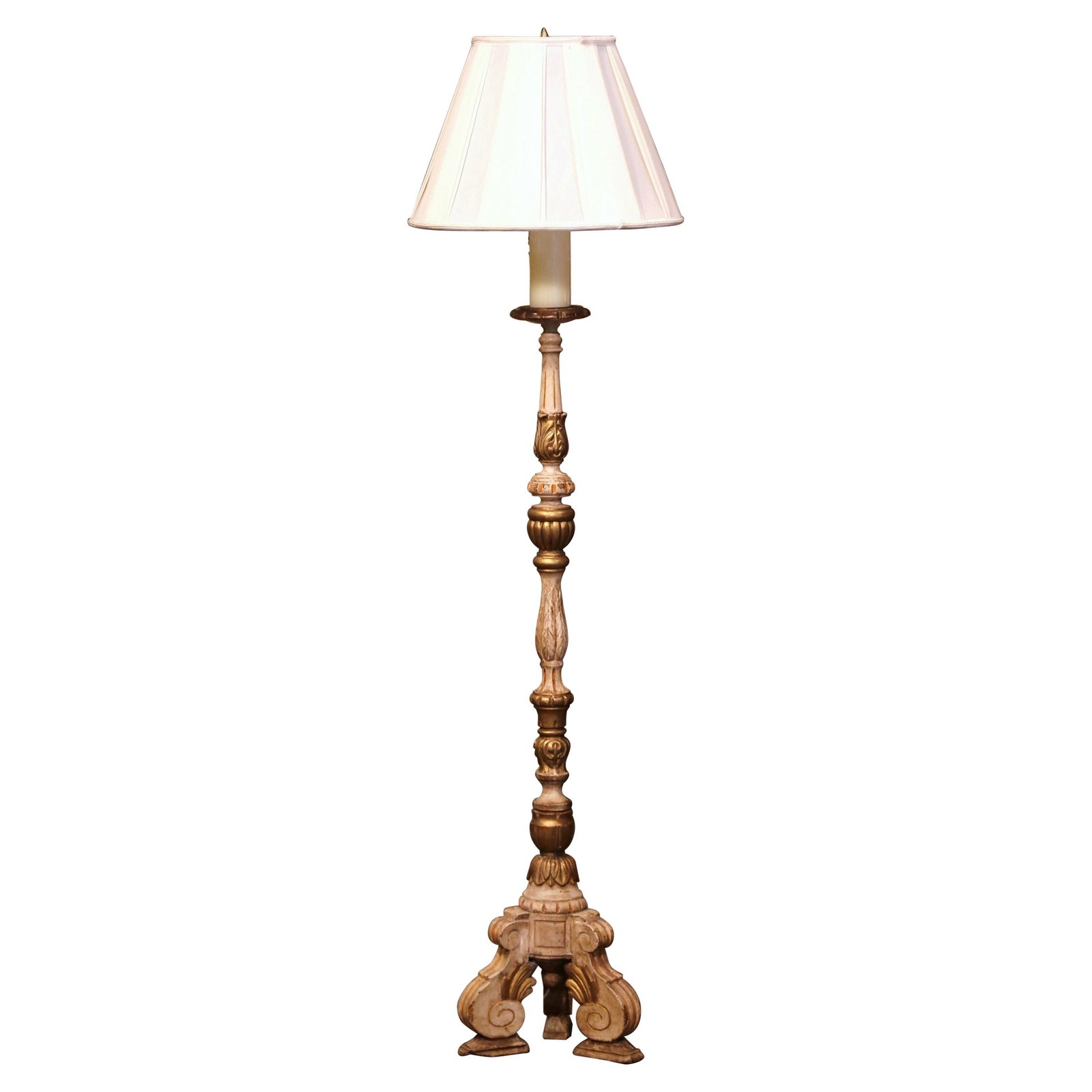 19th Century Italian Baroque Giltwood Floor Lamp with Tripod Base: 19th Century Italian Baroque Giltwood Floor Lamp with Tripod Base This exquisite 19th Century Italian floor lamp is a stunning example of Baroque style, crafted circa 1890. Standing at a height of 69 