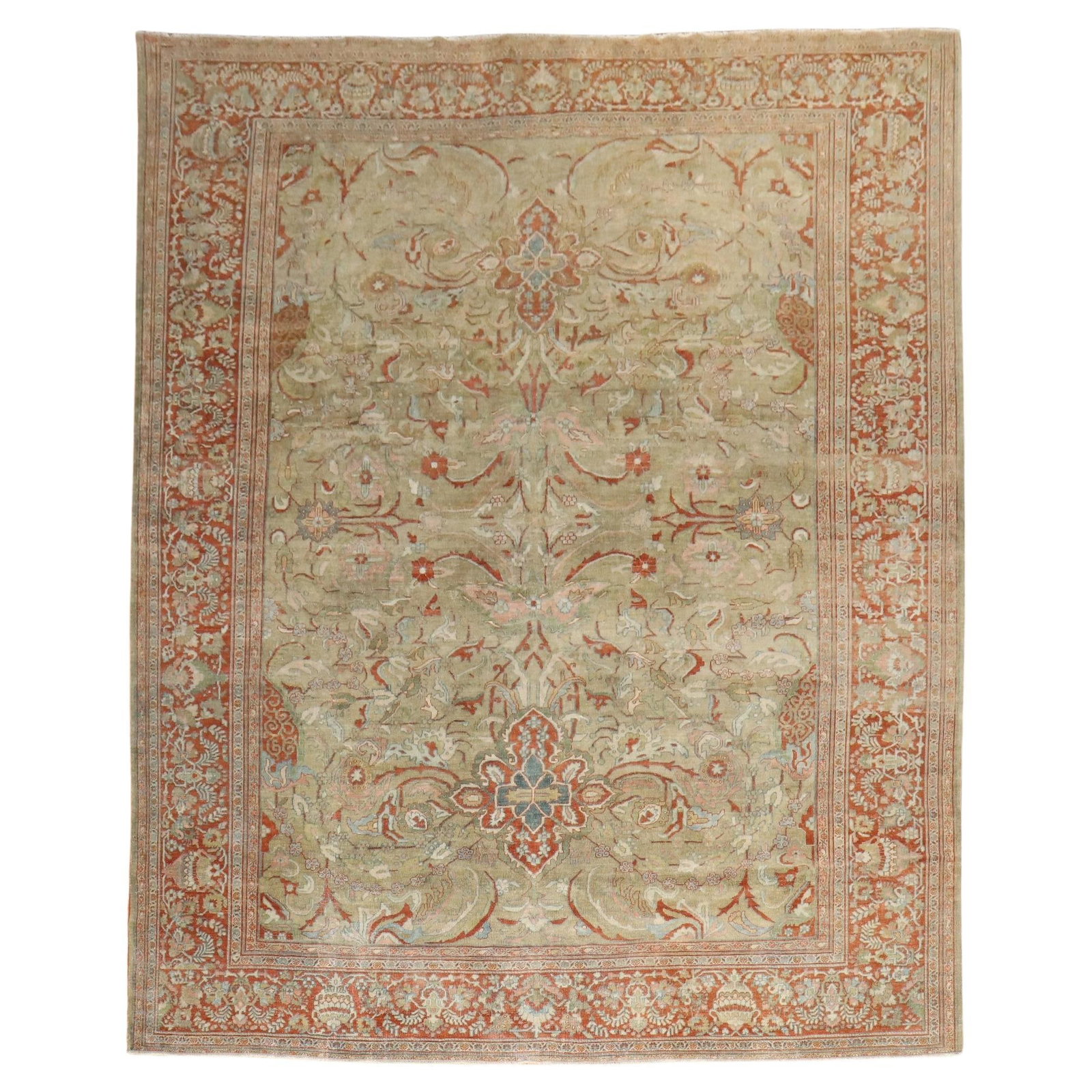 Antique Persian Sarouk Ferahan Rug Early 20th Century Wool Hand-Knotted: Antique Persian Sarouk Ferahan Rug Early 20th Century Wool Hand-Knotted This exquisite Antique Persian Sarouk Ferahan rug, part of the Zabihi Collection, showcases the elegance and artistry characteri