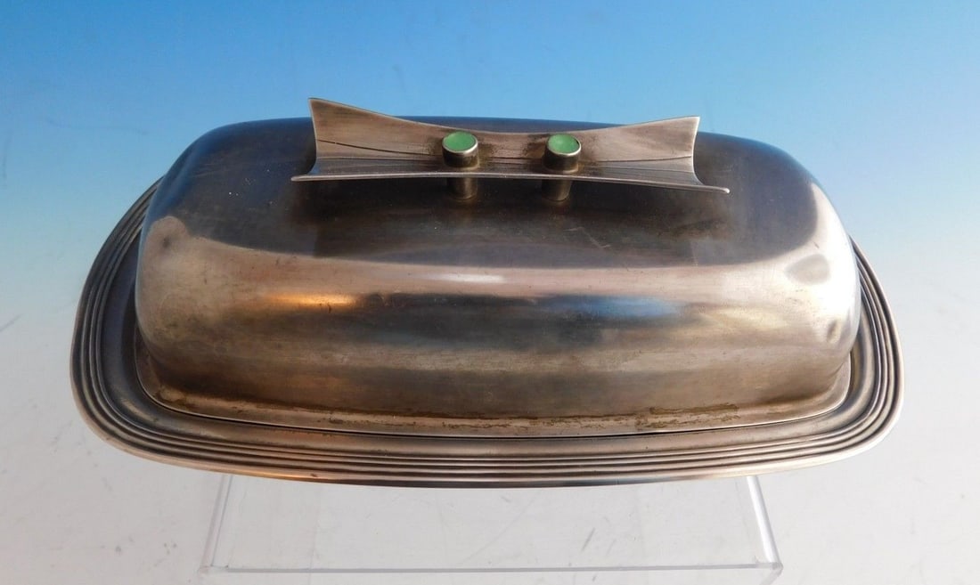 Towle Contempra House Jade Plain Sterling Silver Covered Butter Dish: Towle Contempra House Jade Plain Sterling Silver Covered Butter Dish This exquisite butter dish, part of the Jade Plain collection by Towle and Contempra House, features a stunning covered design. The