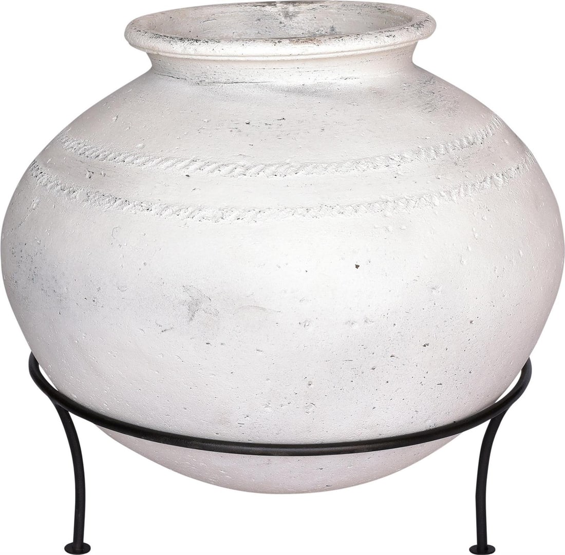 Rustic Burnt Clay and Iron Decorative Piece 20 Inches: Rustic Burnt Clay and Iron Decorative Piece 20 Inches Discover the Rustic Charm of this beautifully crafted item, designed in a vintage style. Made from durable metal, it features a unique burnt clay 