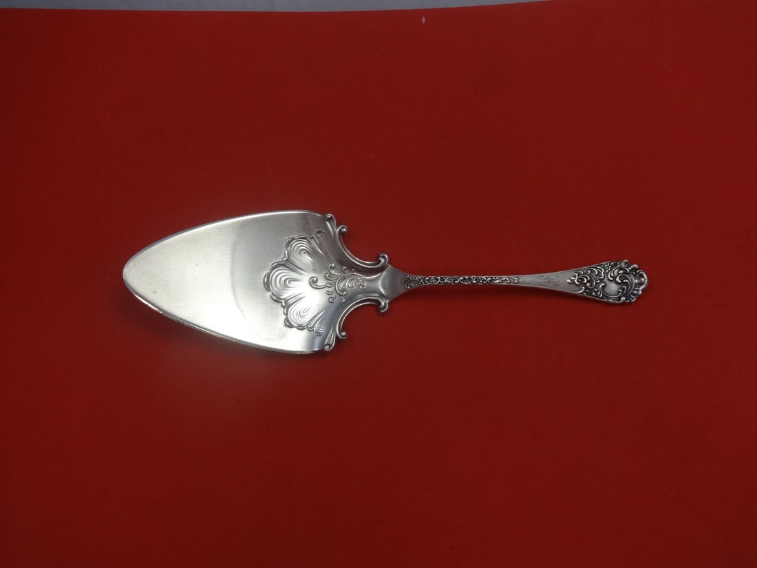Shiebler Maintenon Sterling Silver Pie Server 9 5/8 Inch Monogrammed: Shiebler Maintenon Sterling Silver Pie Server 9 5/8 Inch Monogrammed This exquisite pie server features a flat sterling silver handle and is part of the Maintenon pattern by Shiebler. Measuring 9 5/8 