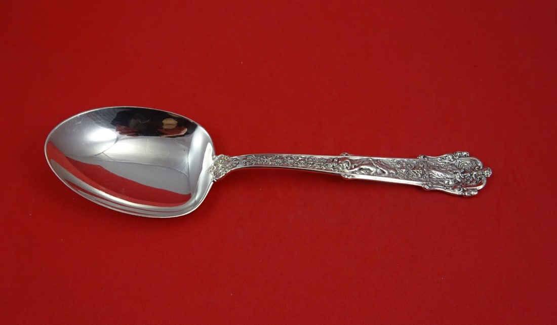 Sterling Silver Berry Spoon Triangular Bowl Coligni Pattern 9 Inch: Sterling Silver Berry Spoon Triangular Bowl Coligni Pattern 9 Inch This is a Coligni pattern sterling silver berry spoon by Gorham, featuring a distinctive triangular bowl. Crafted in the United State