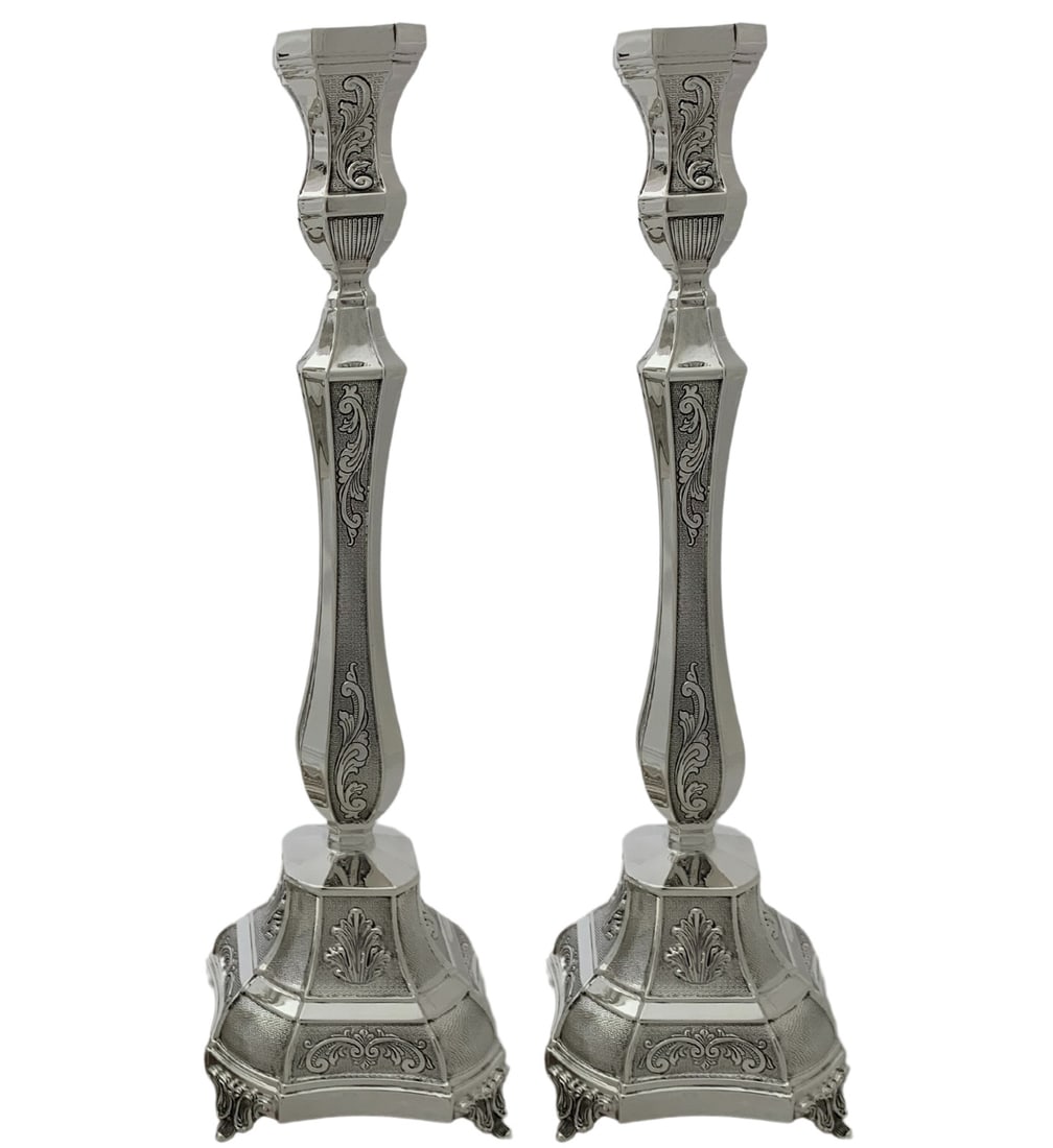 Handmade 925 Sterling Silver Square Candlesticks with Chased Leaf Design: Handmade 925 Sterling Silver Square Candlesticks with Chased Leaf Design Illuminate your space with these exquisite handmade chased square candlesticks, crafted from fine 925 sterling silver. The eleg